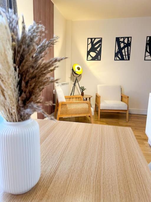 Bright & Spacious Split Level Flat In Kennington Londra Dış mekan fotoğraf